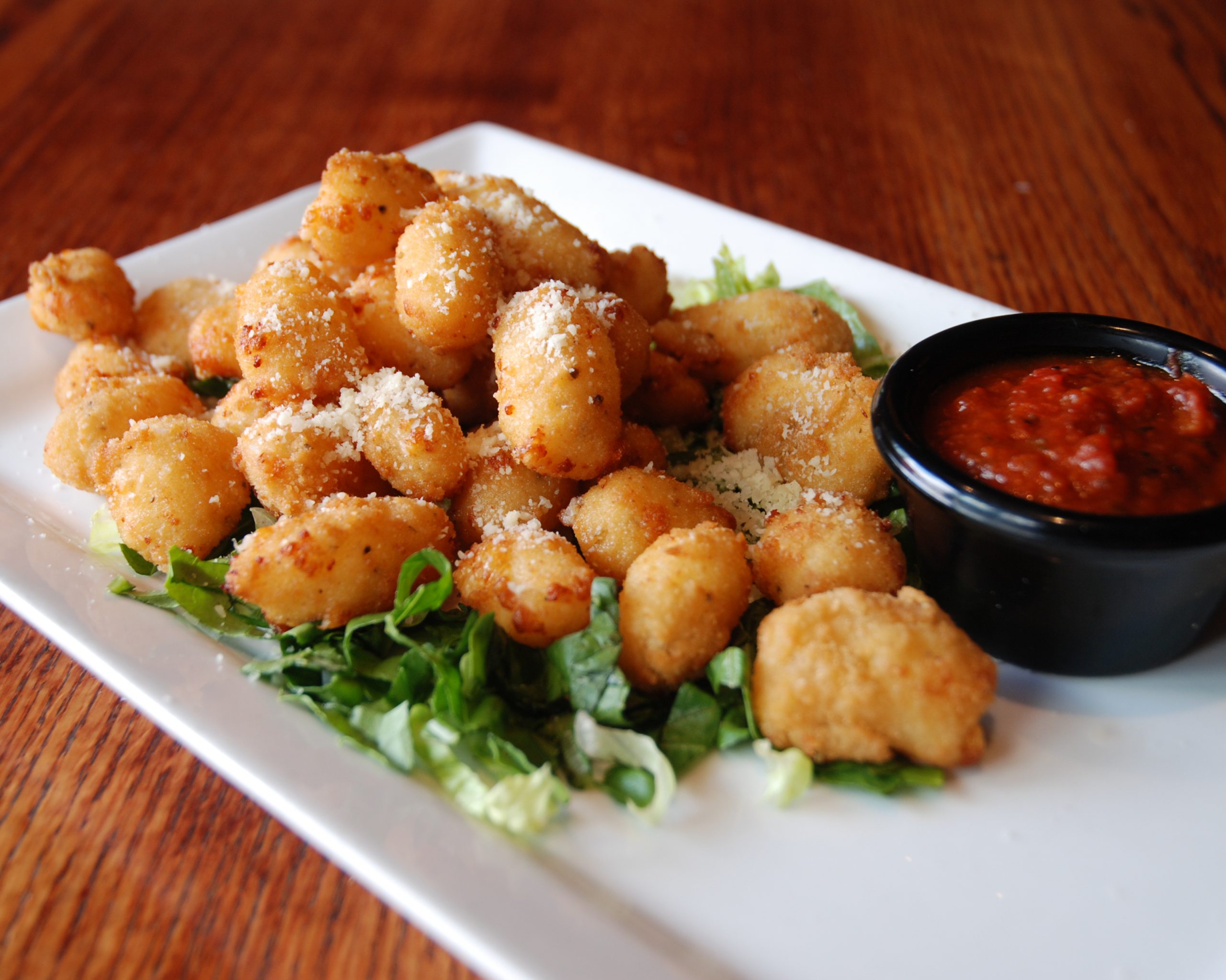 FRESH, SQUEAKY WISCONSIN CHEDDAR CHEESE CURDS